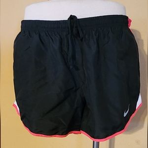 Nike dri-fit shorts sz L Nwot